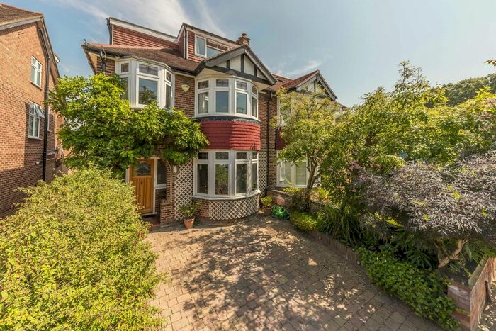 5 Bedroom Semi-Detached House To Rent In Mulgrave Road, London, W5