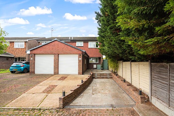 3 Bedroom Semi-detached House To Rent In Aintree Close, Gravesend, Kent, DA12