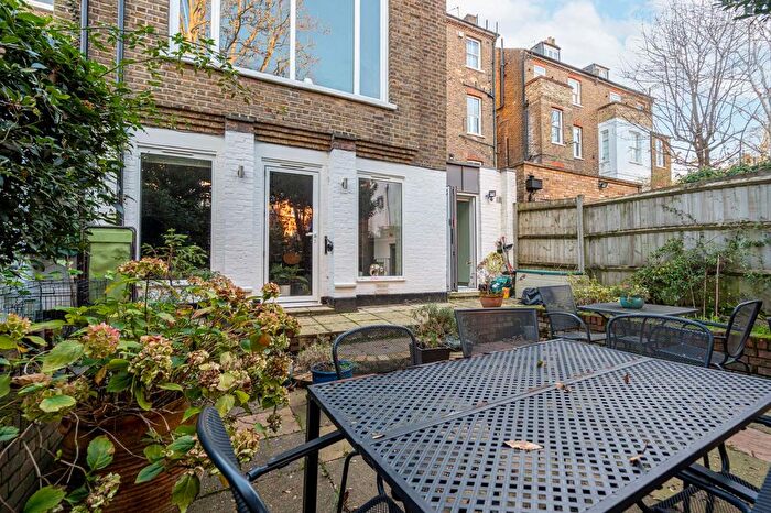 3 Bedroom Flat For Sale In Denning Road, Hampstead, London, NW3