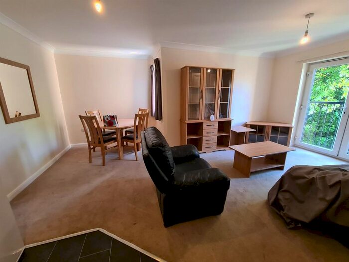 2 Bedroom Flat To Rent In Abbeyfields, Peterborough, PE2