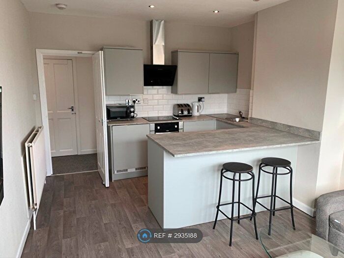 4 Bedroom Flat To Rent In Craigievar Crescent, Aberdeen, AB10