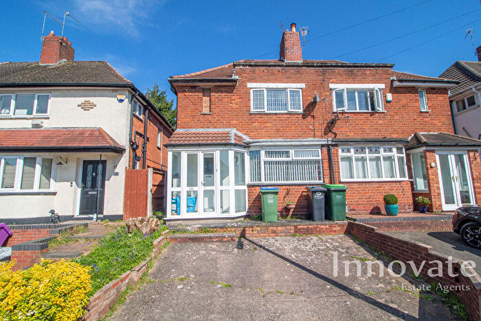 3 Bedroom Semi Detached House For Sale In Warwick Road, Oldbury, B68