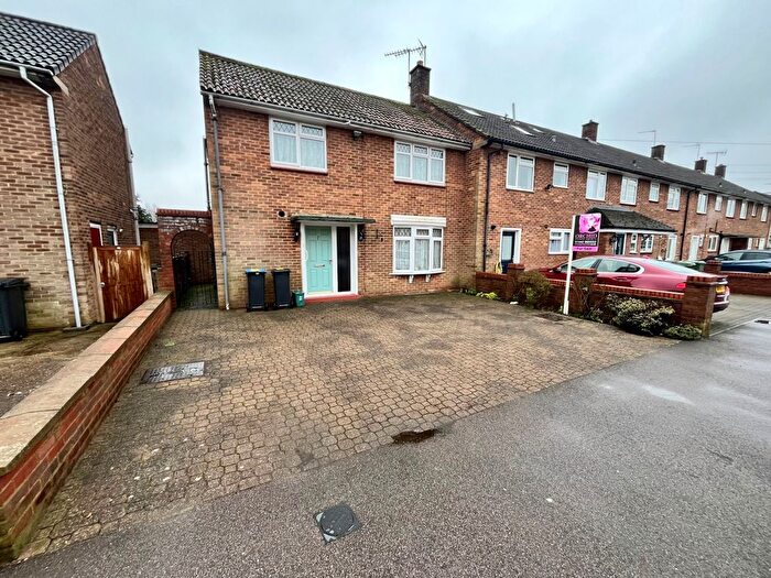 2 Bedroom End Of Terrace House For Sale In Windmill Road, Hemel Hempstead, Hertfordshire, HP2
