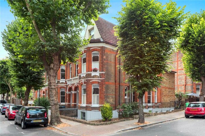 2 Bedroom Apartment To Rent In Sotheby Road, London, N5