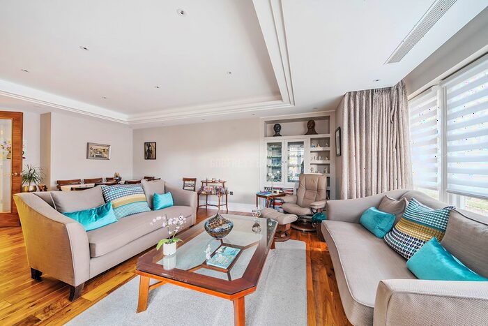 2 Bedroom Flat To Rent In Hammers Lane, London, NW7