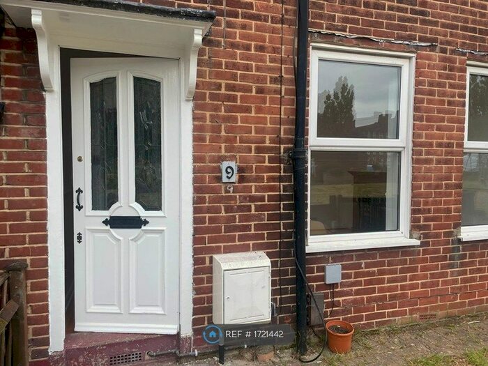 3 Bedroom Terraced House To Rent In Bilsby Grove, London, SE9