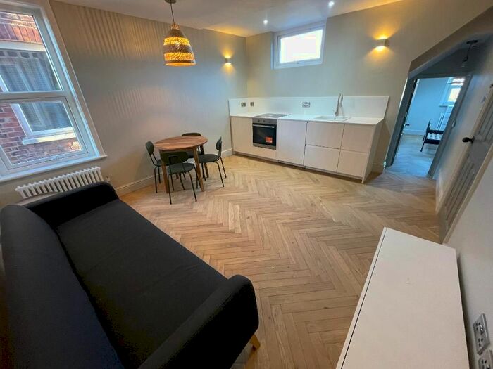 1 Bedroom Flat To Rent In Albert Road, Levenshulme, M19