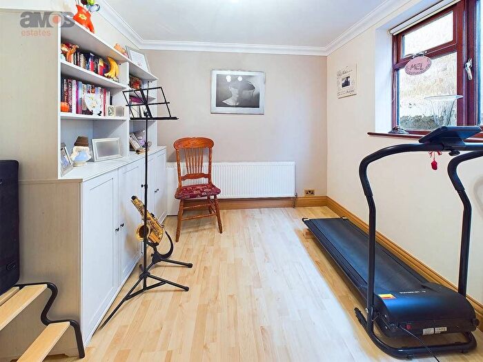 5 Bedroom Detached House For Sale In Main Road, Hockley, SS5