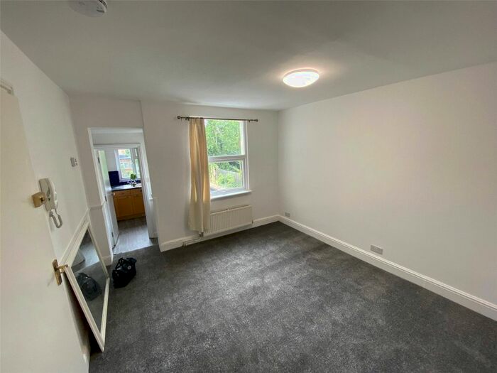 2 Bedroom Flat To Rent In Victoria Road, New Barnet, EN4