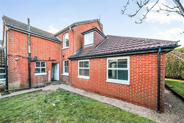 1 Bedroom House Of Multiple Occupation To Rent In Manor Road, Guildford, Surrey, GU2