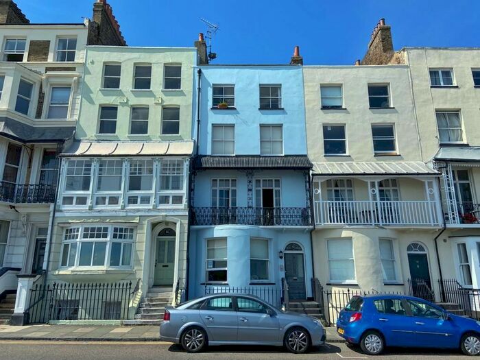 2 Bedroom Flat To Rent In Paragon, Ramsgate, CT11