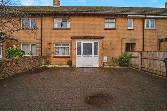 3 Bedroom Terraced House For Sale In Cocklands, Charminster, Dorchester, DT2