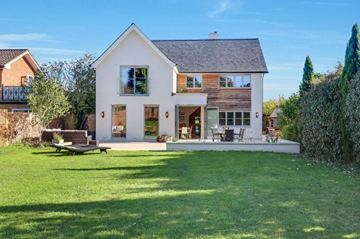 4 Bedroom Detached House For Sale In Vale Road, Claygate, KT10