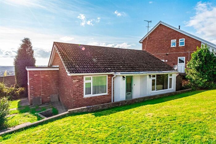 2 Bedroom Bungalow To Rent In Brynmead Close, Sketty, Swansea, SA2