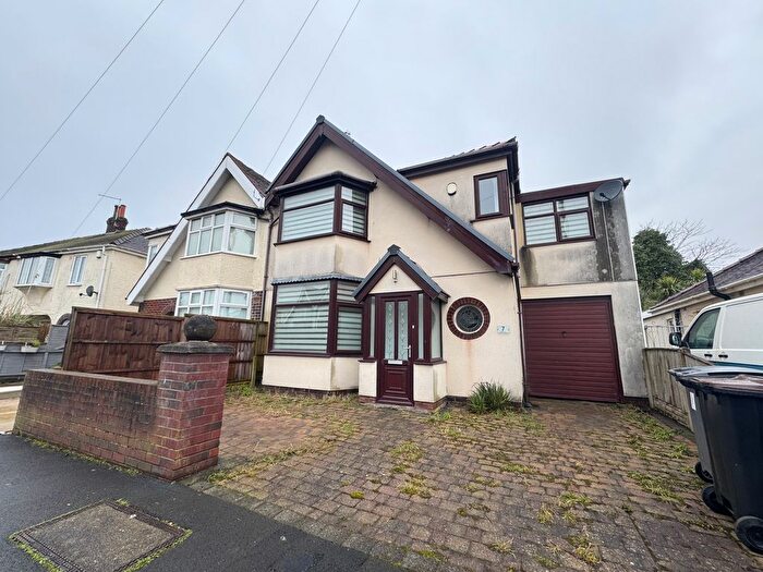 4 Bedroom Semi Detached House To Rent In Kendal Avenue, Blackpool, FY3