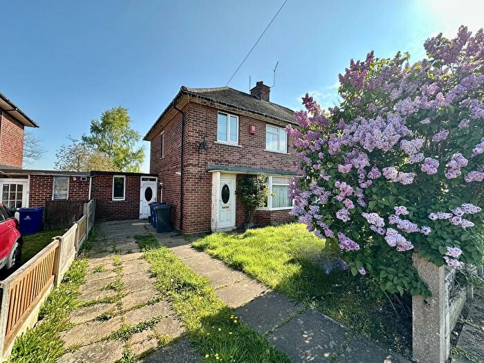 3 Bedroom Semi-Detached House For Sale In Brosley Avenue, Barnby Dun, Doncaster, DN3