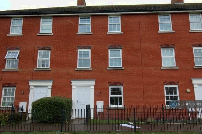 6 Bedroom Terraced House To Rent In Freemans Acre, Hatfield, AL10