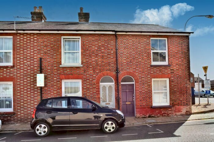 2 Bedroom Terraced House To Rent In Lugley Street, Newport, PO30