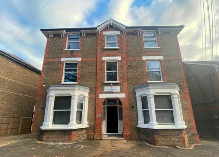 2 Bedroom Flat To Rent In Canary House, Queens Road, London, CM14