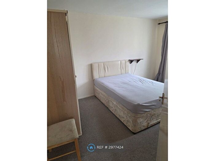 2 Bedroom Flat To Rent In Caroline Close, West Drayton, UB7