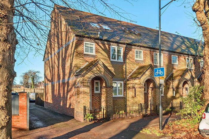 5 Bedroom End Terrace House To Rent In Park Avenue, Winchester, SO23