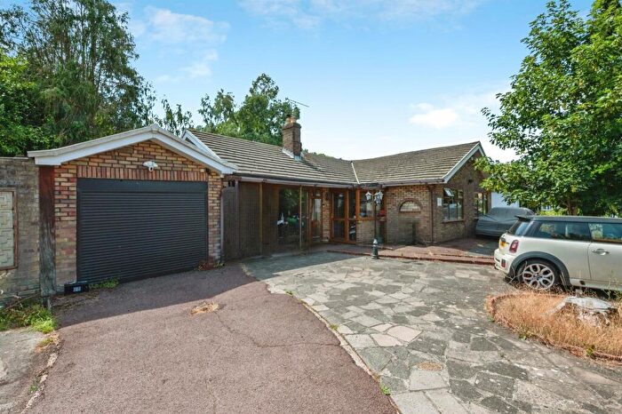 3 Bedroom Detached Bungalow For Sale In Dock Road, Grays, RM17