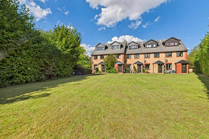 2 Bedroom Maisonette For Sale In Sleaford Street, Cambridge, Cambridgeshire, CB1