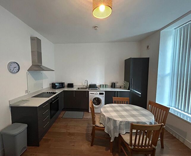 2 Bedroom Maisonette To Rent In Walter Road, Swansea, SA1