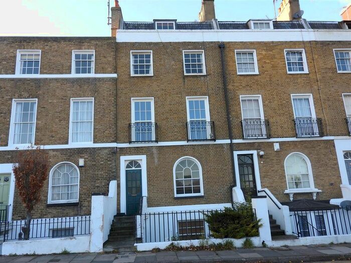 2 Bedroom Flat To Rent In Milton Place, Gravesend, DA12