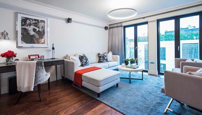 2 Bedroom Flat To Rent In Fulham Road, London, SW3