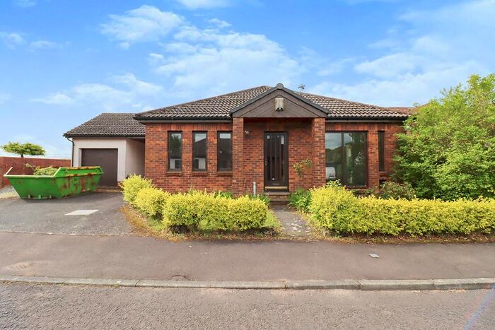 3 Bedroom Bungalow For Sale In Craigluscar Court, Dunfermline, Fife, KY12