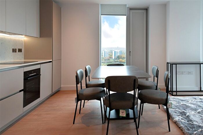 2 Bedroom Flat To Rent In Dantzic Street, Park View, Manchester, M4