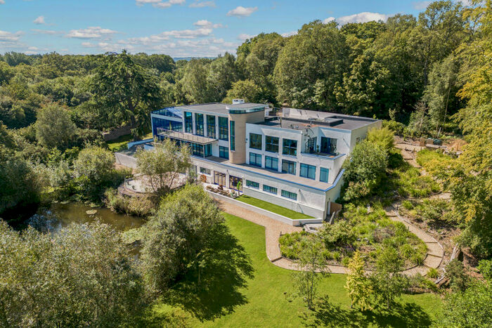 7 Bedroom Detached House For Sale In Snelsmore Common Country Park, Newbury, RG14