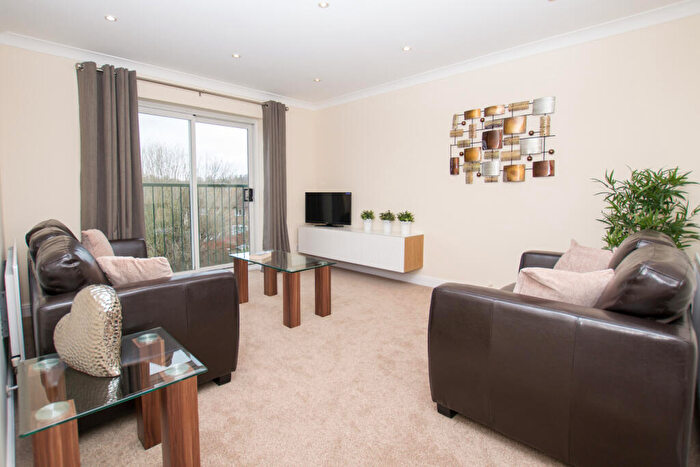 2 Bedroom Flat To Rent In Delfont Close, Maidenbower, Crawley, RH10