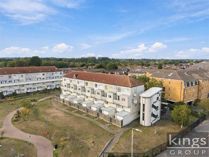 2 Bedroom Maisonette For Sale In Neatby Court, Coopers Walk, Cheshunt, Waltham Cross, EN8