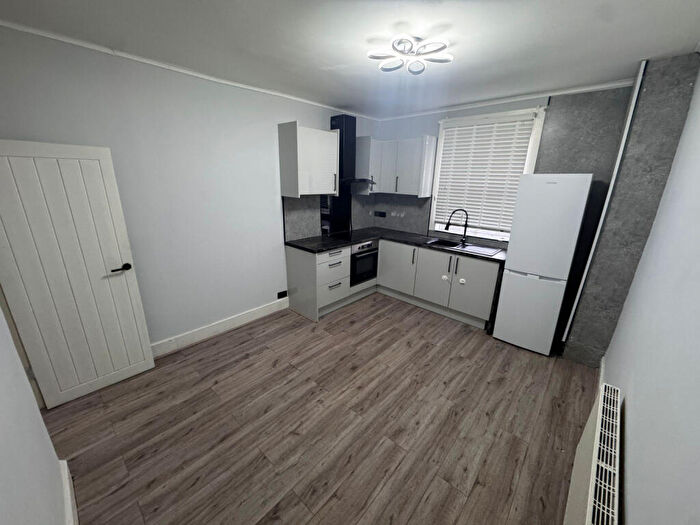3 Bedroom Flat To Rent In Mannock Road, London, N22