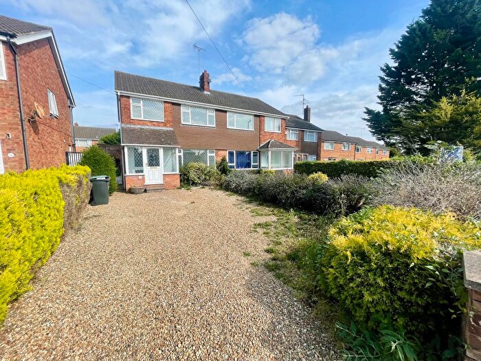 3 Bedroom Property To Rent In Sundon Park Road, Luton, LU3