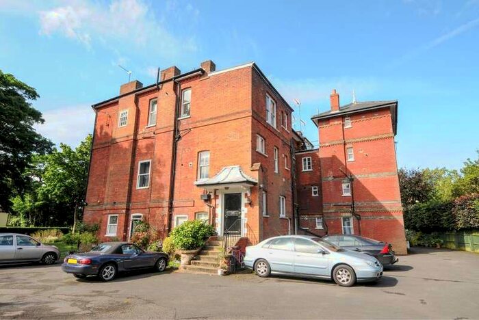 2 Bedroom Apartment To Rent In The Ridge, Woking, GU22