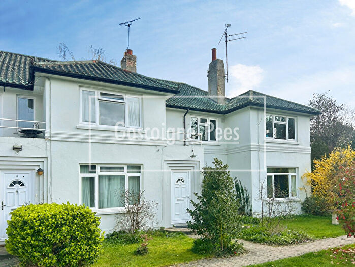 4 Bedroom Maisonette To Rent In Florida Court, Bath Road, Reading, RG1