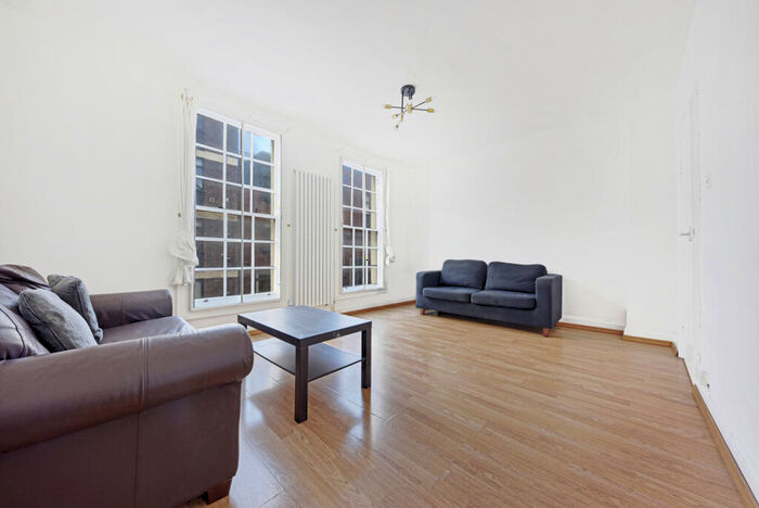 3 Bedroom Flat To Rent In Wakley Street, Islington, EC1V