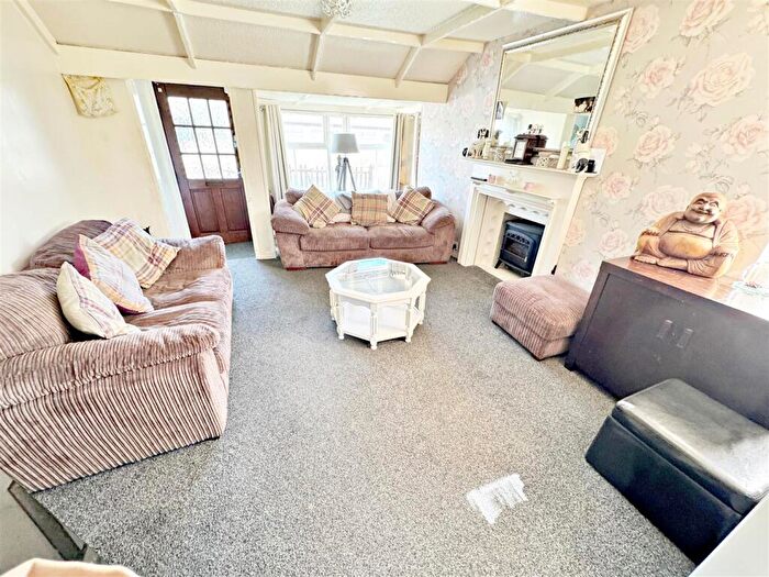 2 Bedroom Chalet For Sale In Humberston Fitties, Humberston, Grimsby, N.E. Lincs, DN36