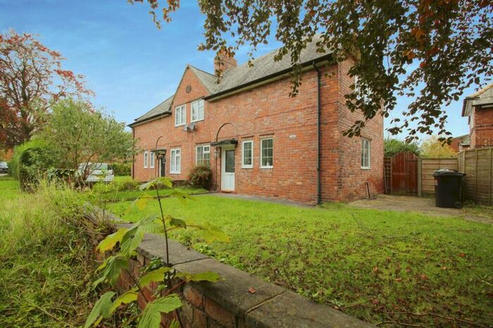 3 Bedroom End Of Terrace House To Rent In Highfield Estate, Wilmslow, Cheshire, SK9
