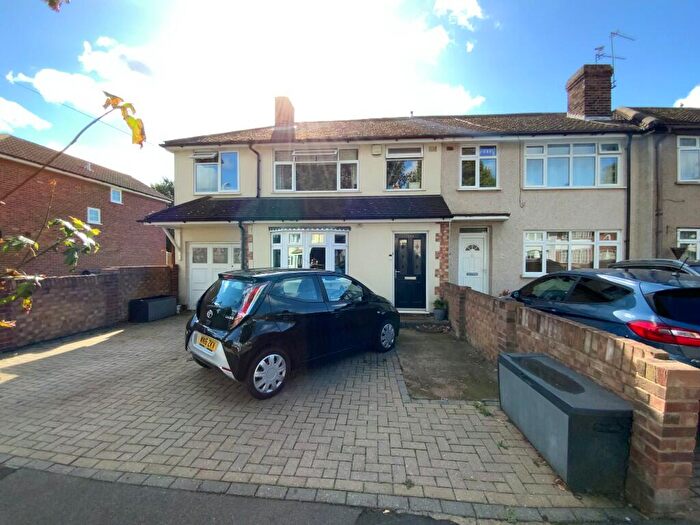 4 Bedroom End Of Terrace House To Rent In Benhurst Avenue, Hornchurch, London, RM12