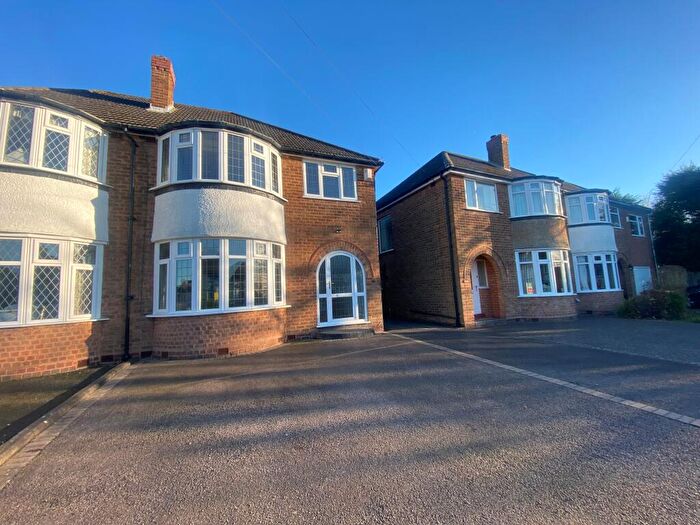 3 Bedroom House To Rent In Bedford Drive, Sutton Coldfield, B75