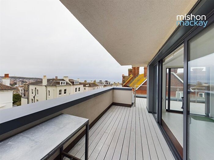 2 Bedroom Flat To Rent In Dyke Road, Brighton, East Sussex, BN1