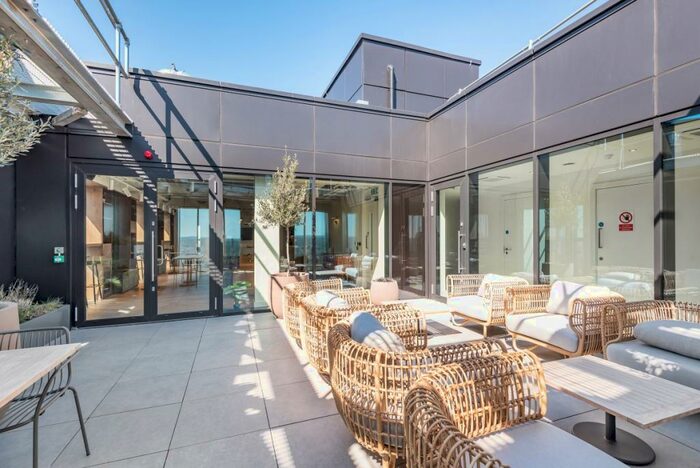 3 Bedroom Apartment To Rent In A George Street Croydon, CR0