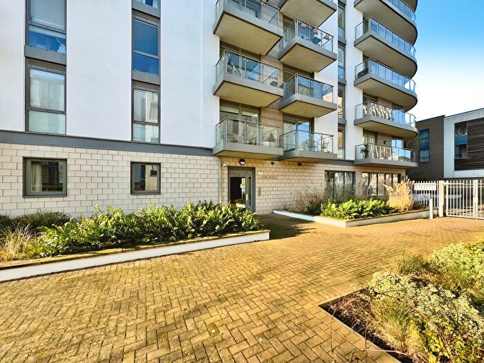 1 Bedroom Flat For Sale In Ealing Road, Brentford, TW8