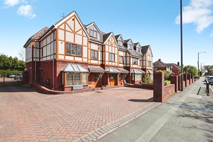 2 Bedroom Flat For Sale In Barrows Lane, Birmingham, B26