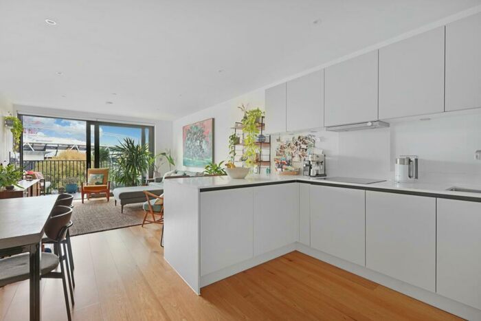 2 Bedroom Apartment To Rent In Navigators Walk, London, E3