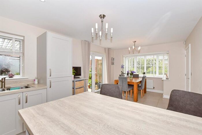 4 Bedroom Detached House For Sale In Hay Meadow, Lenham, Kent, ME17